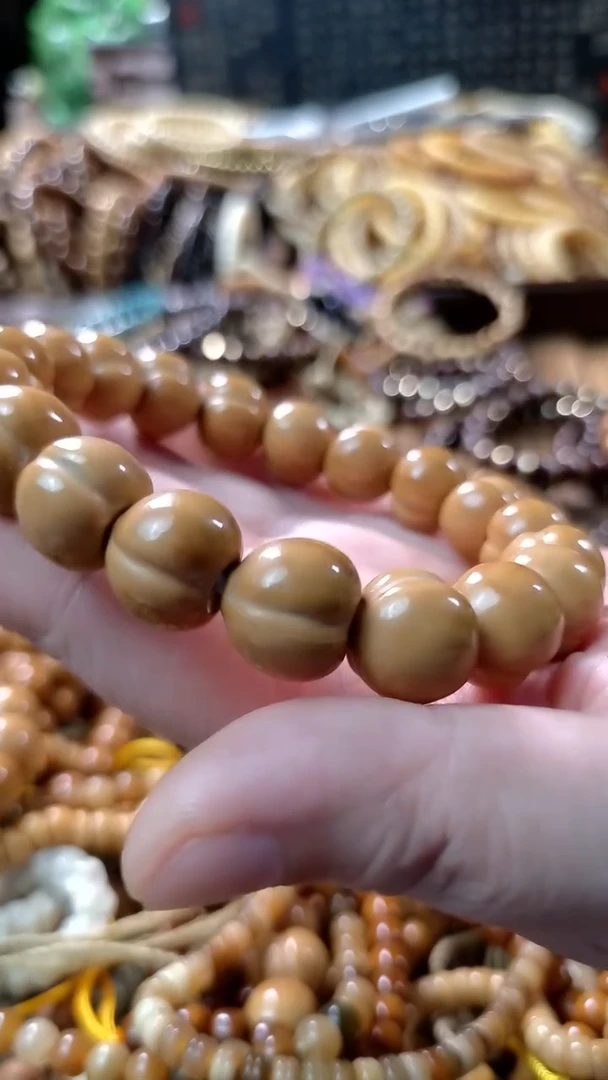 吊坠猴头核桃屁桃手串