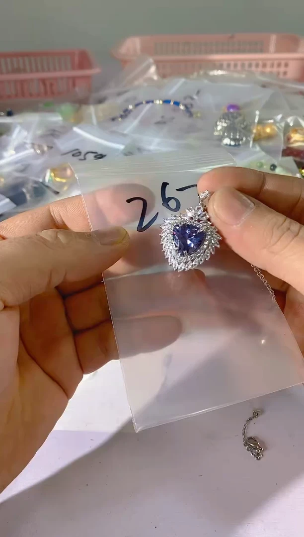 【闪购商品】水晶颈饰银S925镶嵌267红宝，蓝宝，多样性发一件赠链