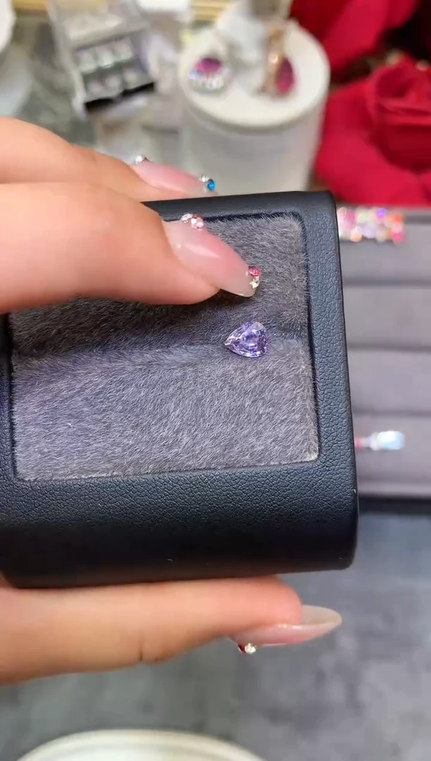 未镶嵌裸石定制尖晶石水滴 越南尖晶 0.88ct