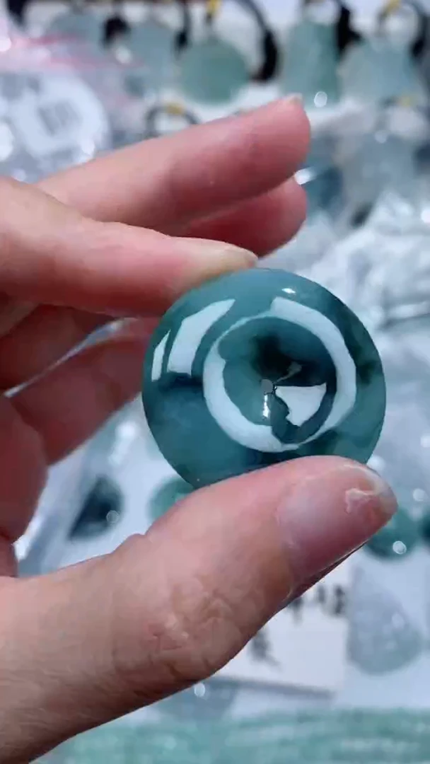 颈饰未镶嵌翡翠吊坠