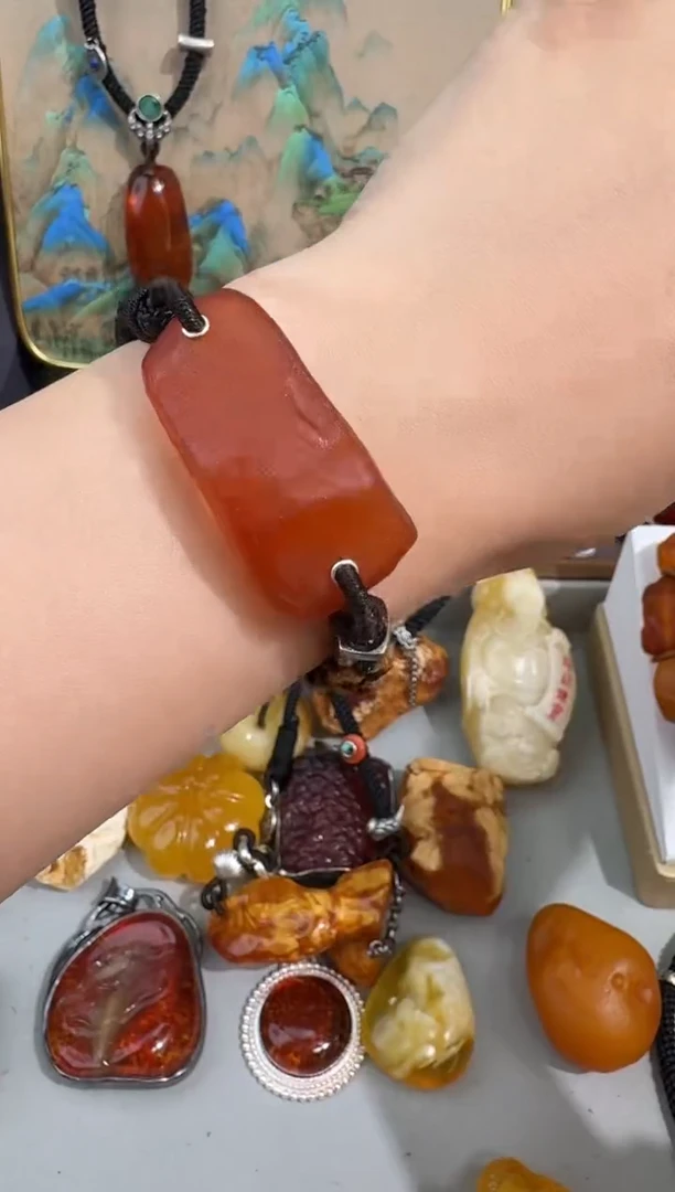 未镶嵌琥珀裸石琥珀