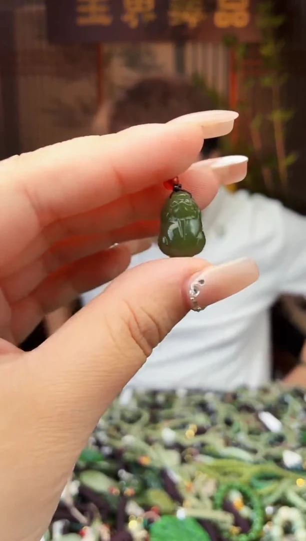 和田玉未镶嵌颈饰拍一发一