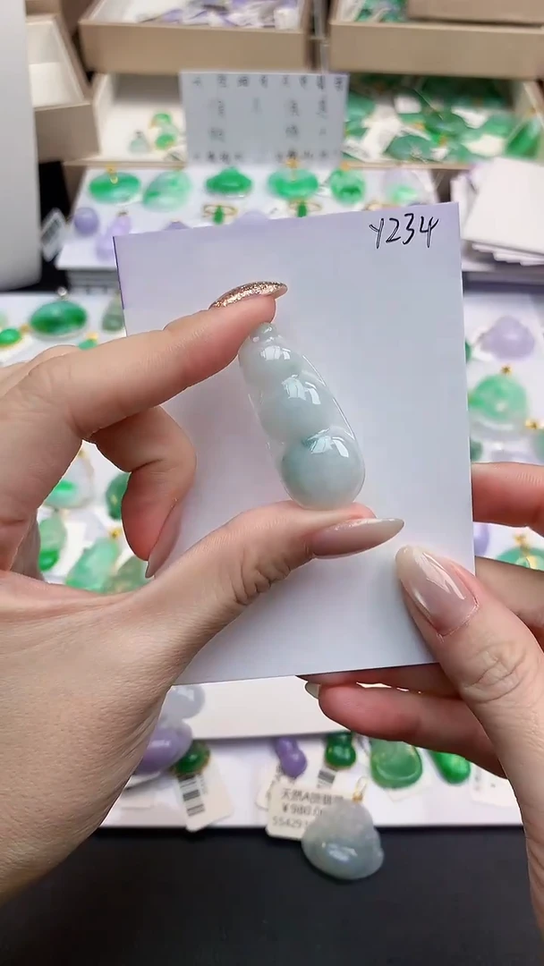 颈饰未镶嵌翡翠天然缅甸A货翡翠