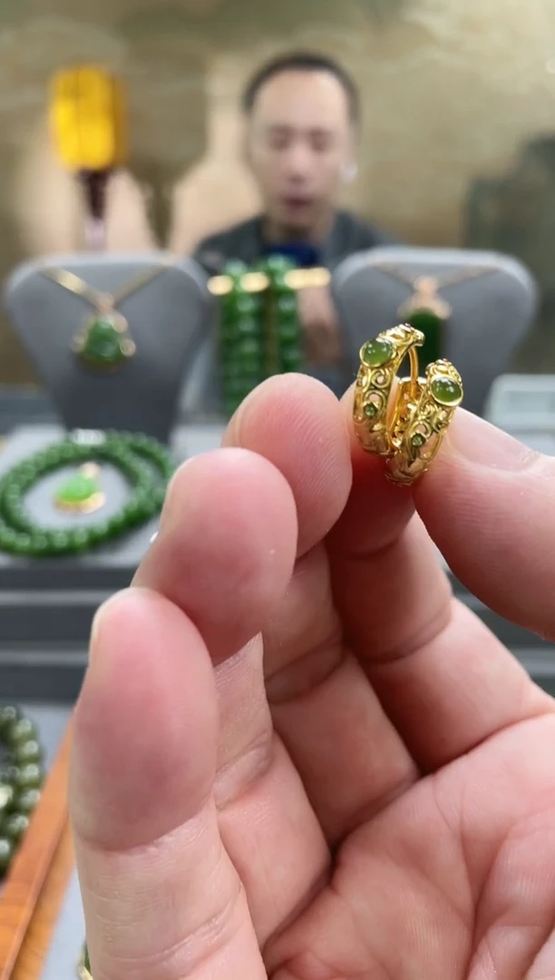 银S925镀金镶嵌和田玉耳饰银S925镀金镶嵌 和田玉 耳饰