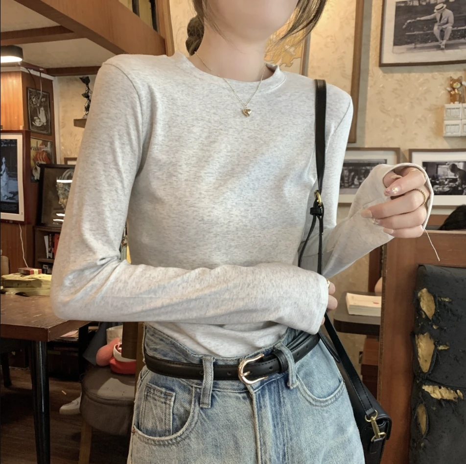 秋冬新款2025蓝色打底衫女修身圆领内搭显瘦洋气正肩长袖t恤女潮