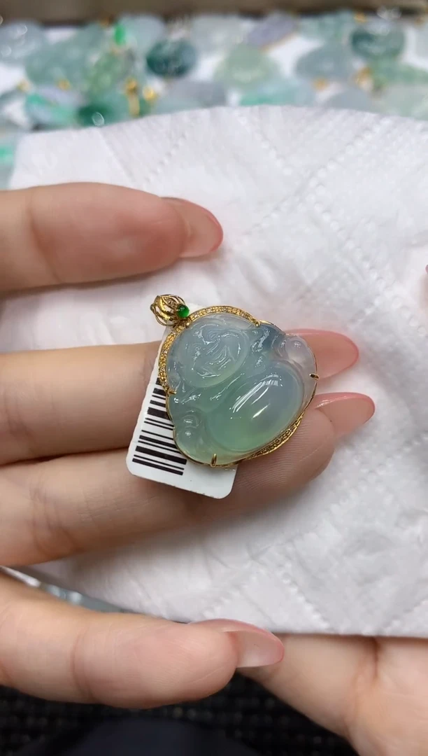 颈饰18K金镶嵌翡翠111111111111