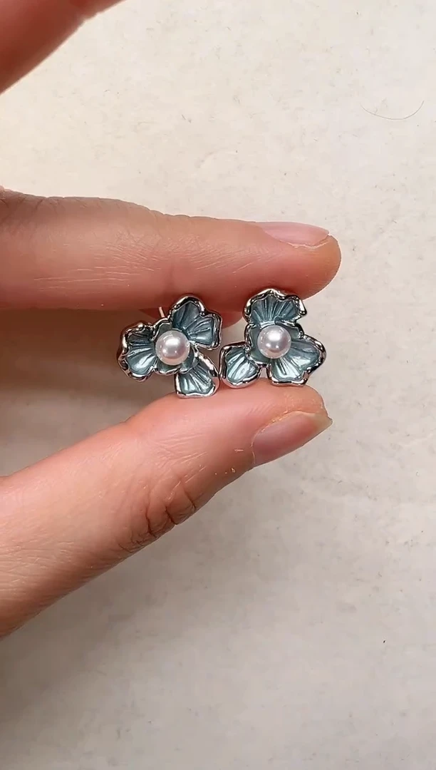 【闪购商品】淡水珍珠耳饰合金银色三叶