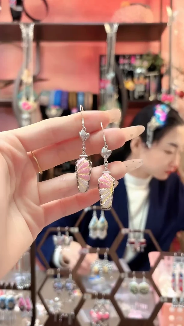 织绣云织谣民族风精美饰品   260*