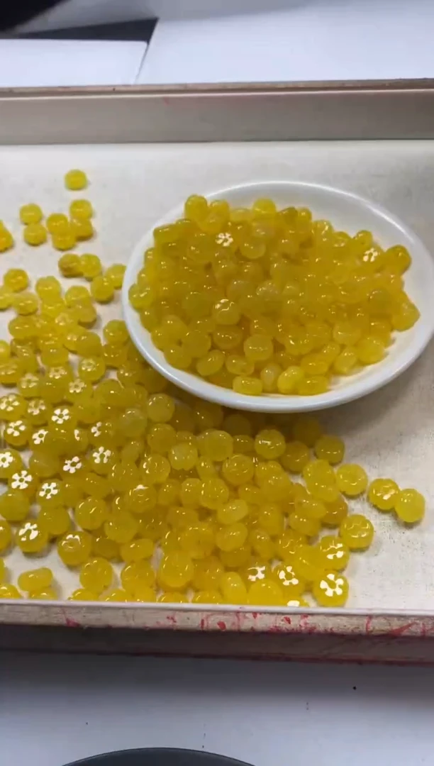 【闪购商品】玛瑙/玉髓颈饰未镶嵌w2246冰鸡油黄五瓣花10mm*20颗