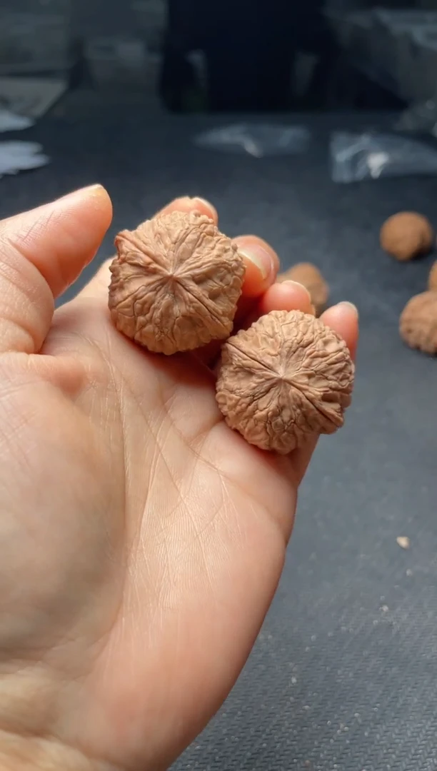 把件文玩核桃w230  猫眼   34尺