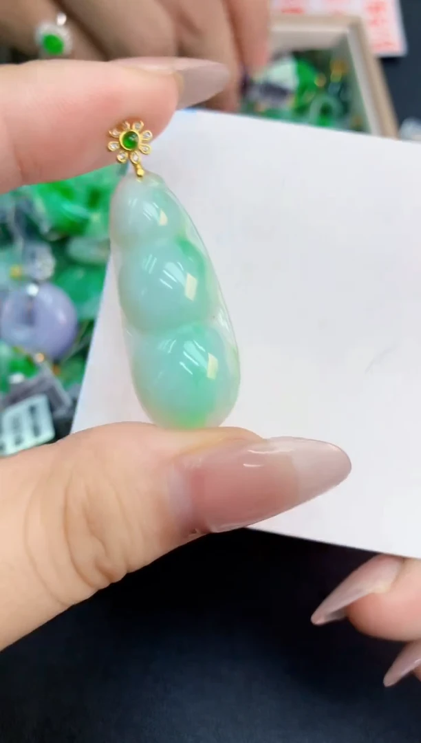 翡翠未镶嵌吊坠(不含链)1