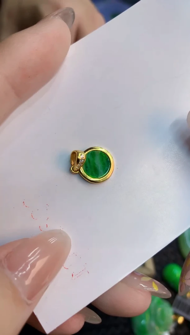 翡翠未镶嵌吊坠(不含链)1