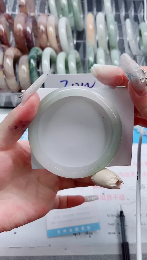 【闪购商品】石英质玉手镯未镶嵌A228-62.3