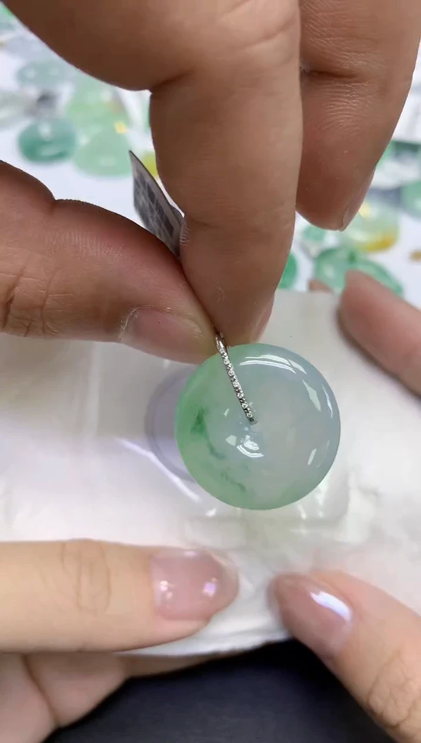 颈饰18K金镶嵌翡翠天然缅甸翡翠A货百元以上9元证书费自理