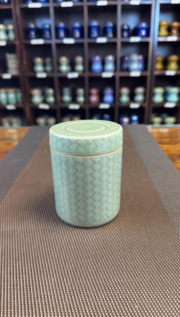 【闪购商品】龙泉窑茶叶罐一只