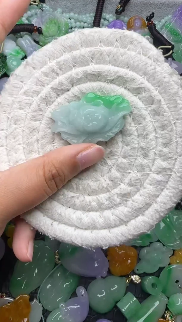 颈饰未镶嵌翡翠缅甸翡翠吊坠