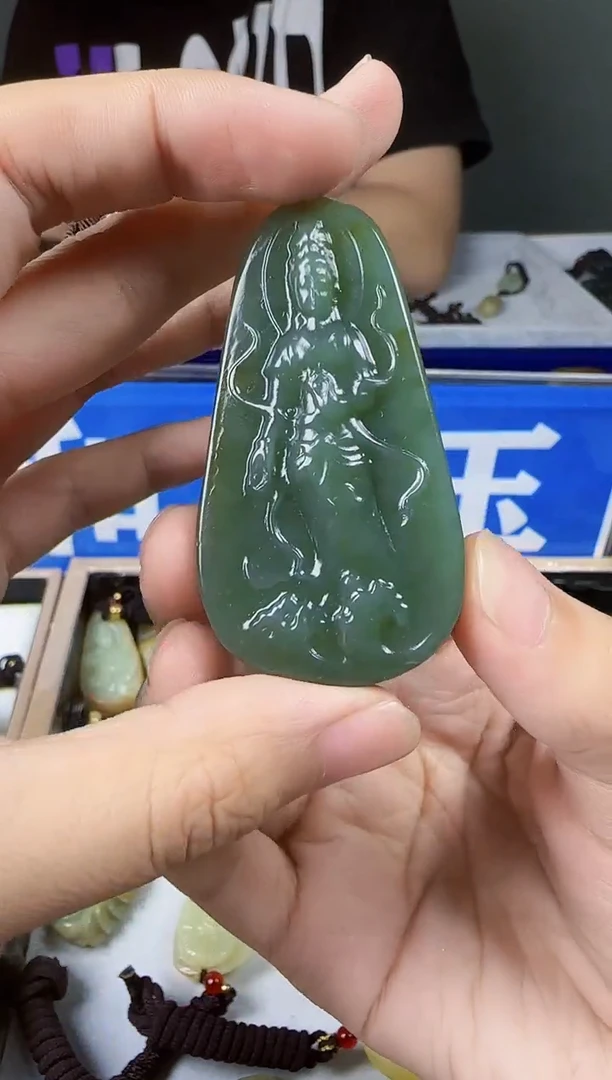 和田玉未镶嵌颈饰1