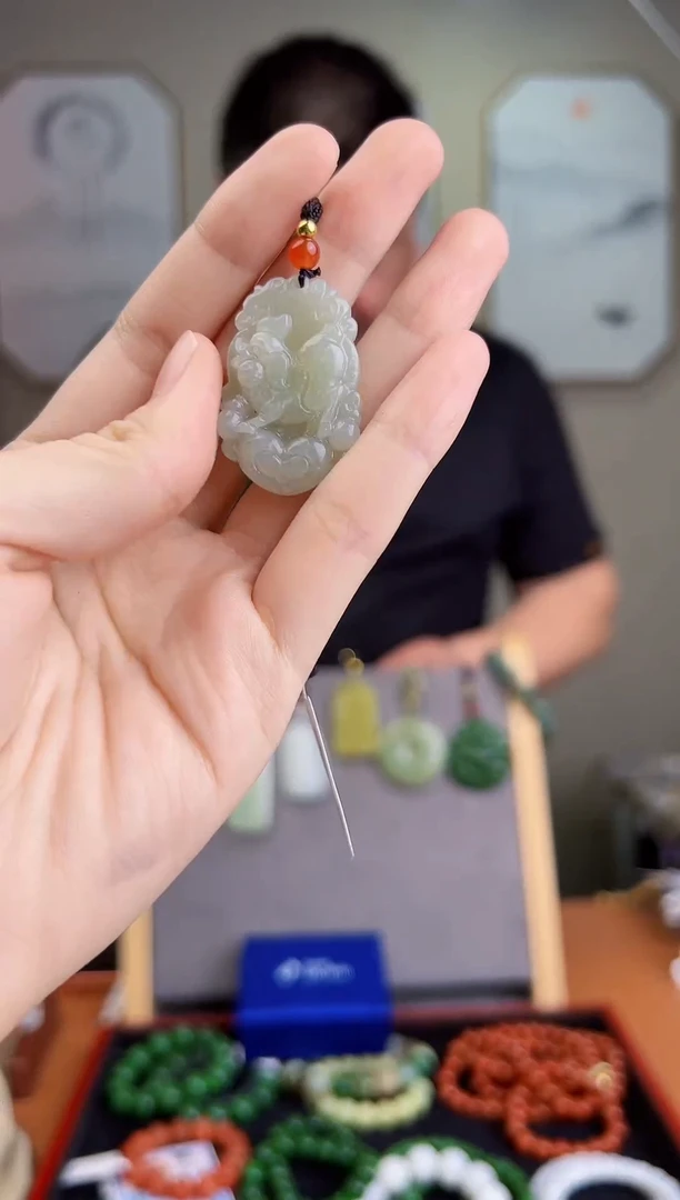 颈饰未镶嵌和田玉一物一证 拍一单发一个