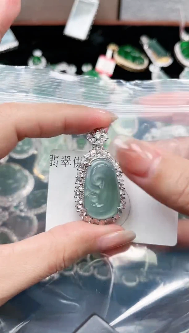 【闪购商品】翡翠颈饰未镶嵌853赠皮绳