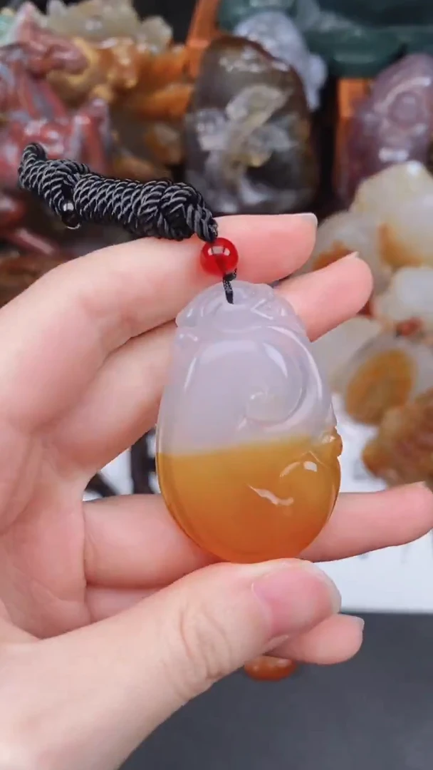 未镶嵌颈饰玛瑙/玉髓翁AA