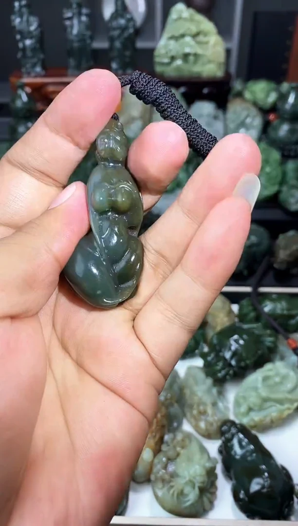 颈饰未镶嵌和田玉1