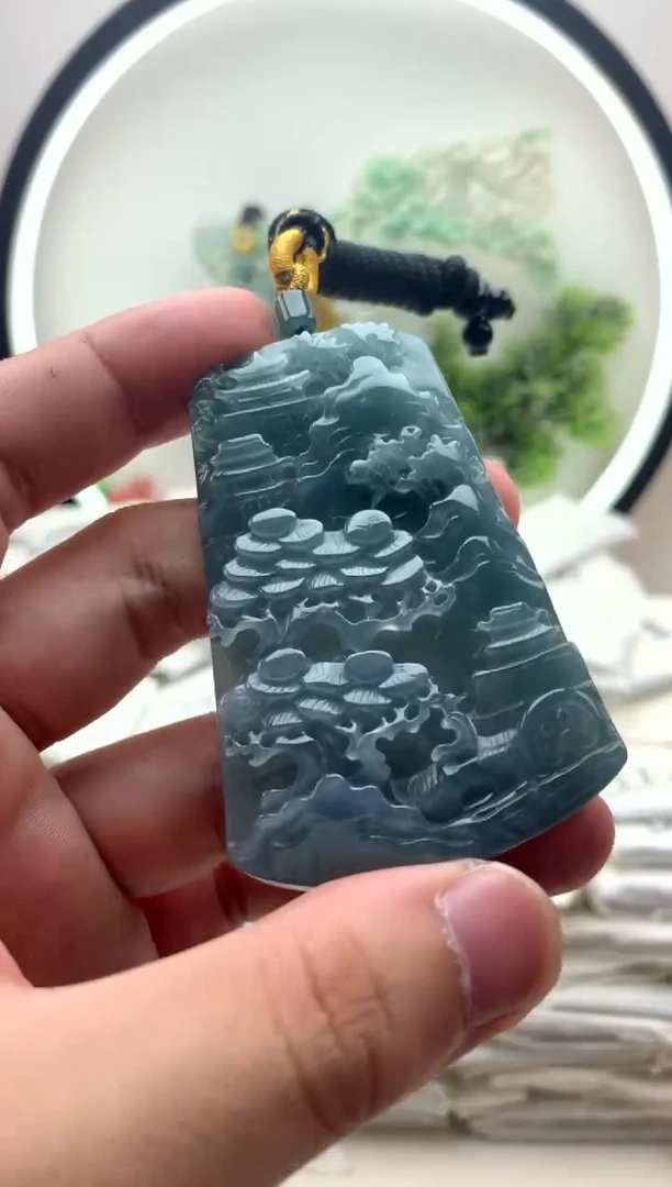 颈饰未镶嵌翡翠山水牌