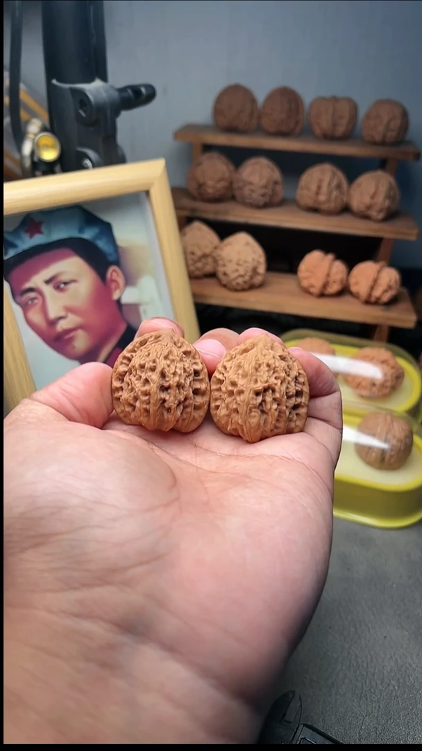 吊坠文玩核桃霞云岭36