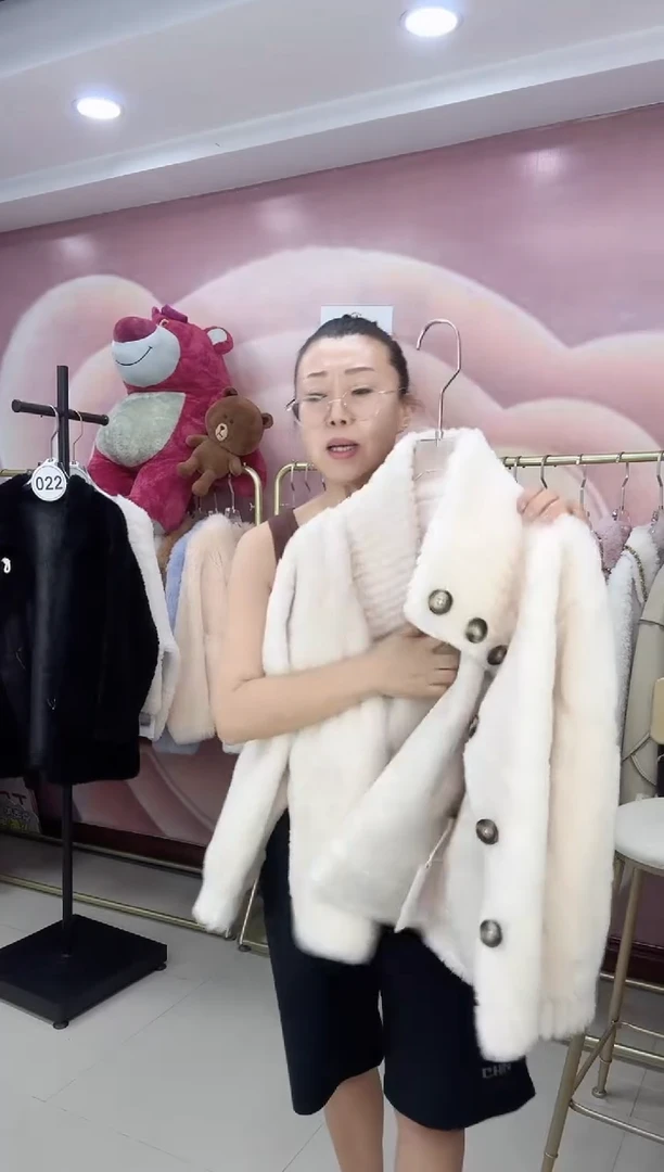 100%羊毛外套福利吖