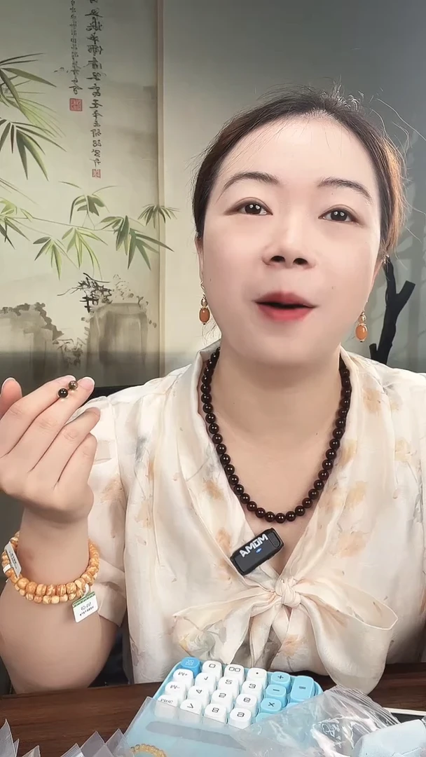 银S925镶嵌琥珀裸石蓝珀耳钉 多样性发其一