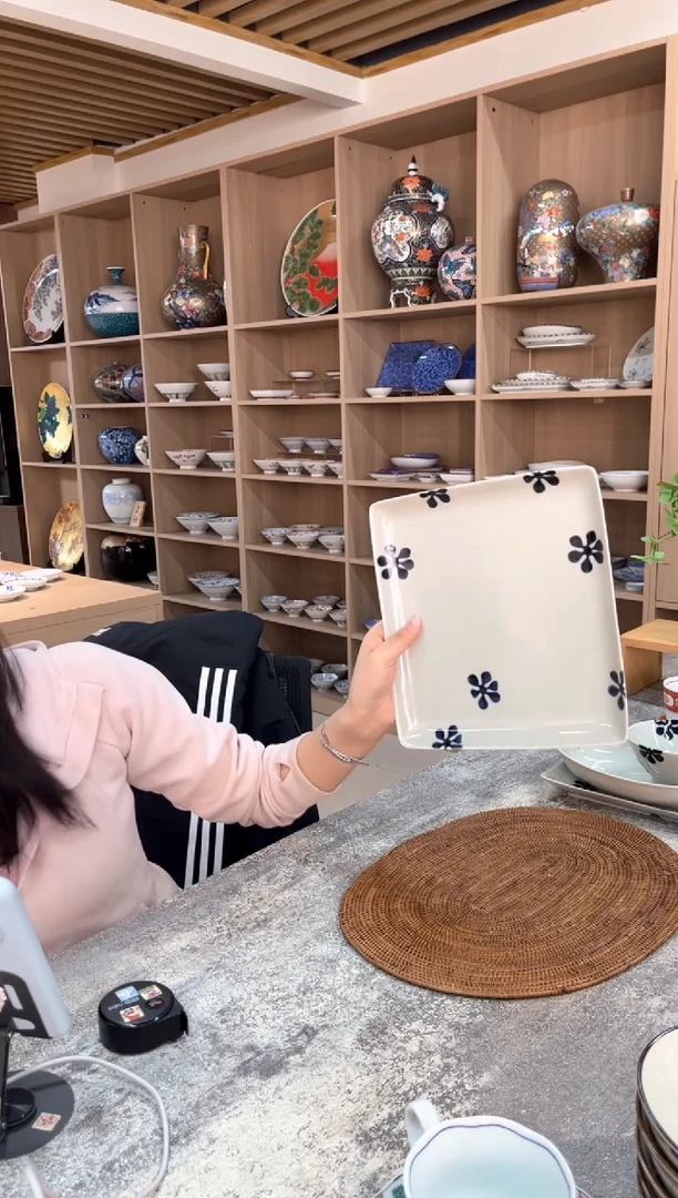 【闪购商品】瓷片藍花　プレート大