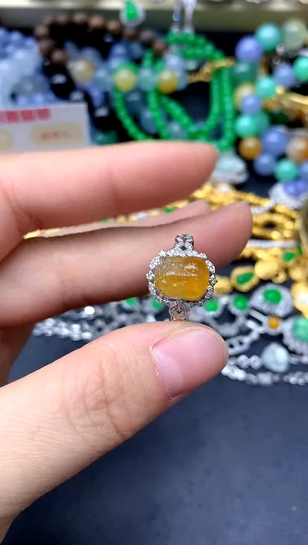 18K金镶嵌戒指翡翠353-中国好珍宝