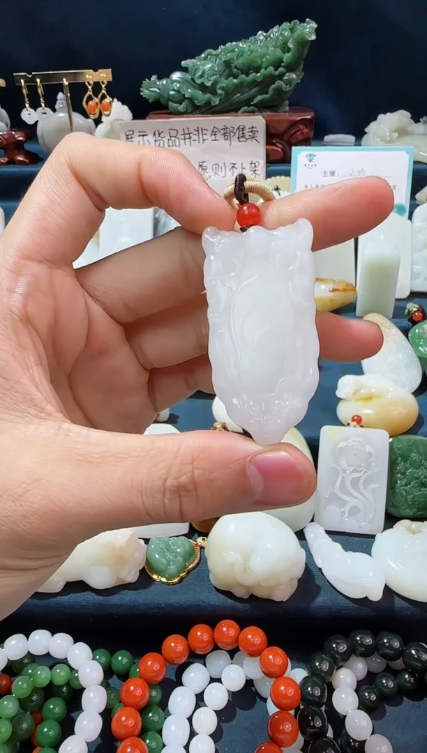 颈饰未镶嵌和田玉步**莲11111