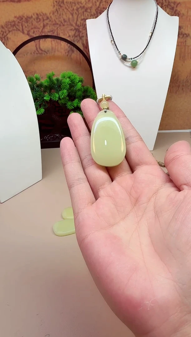 和田玉14K金镶嵌颈饰X179