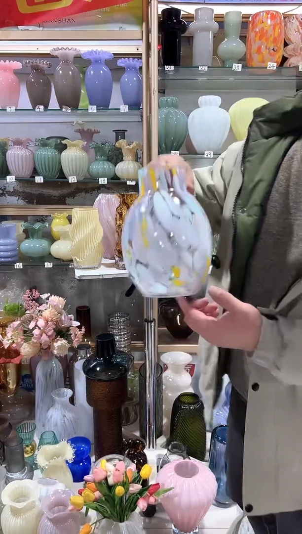 【闪购商品】无铅玻璃粉色彩点小口花瓶