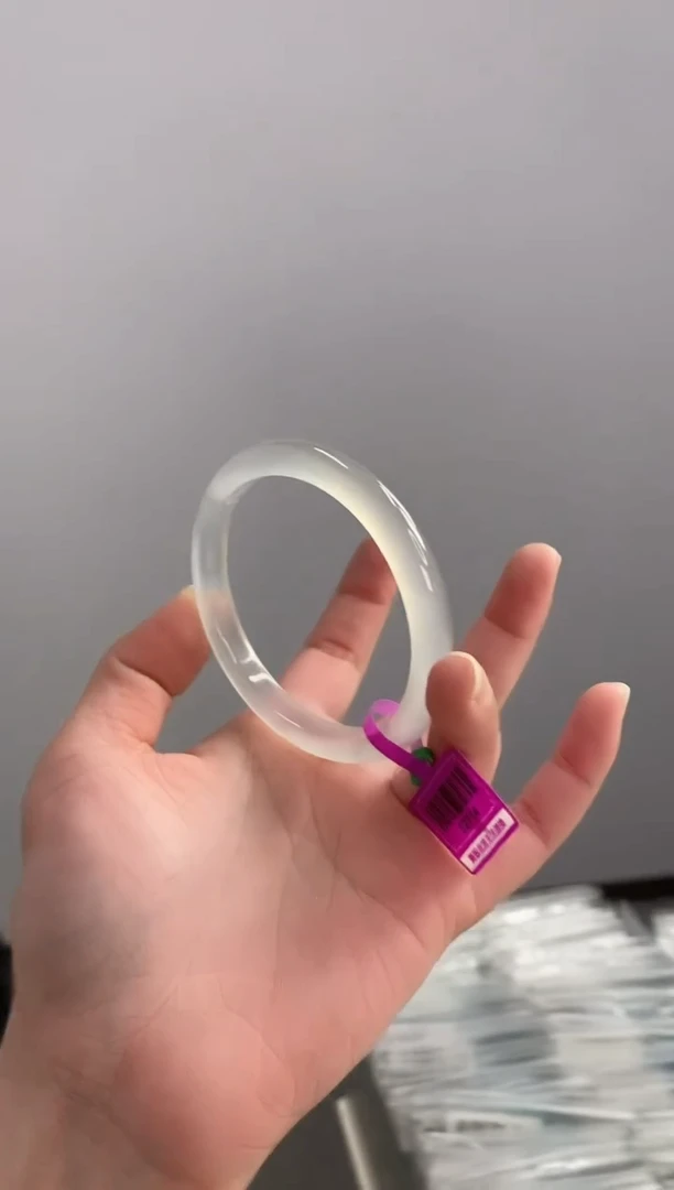 【闪购商品】玛瑙/玉髓手镯未镶嵌58-59圈