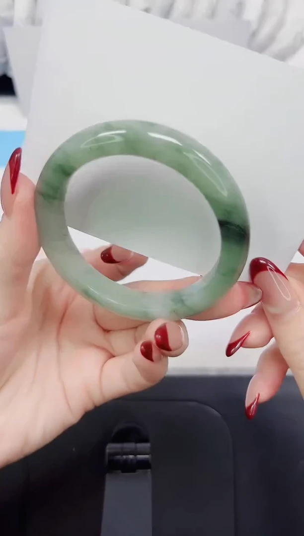 【闪购商品】石英质玉手镯未镶嵌146