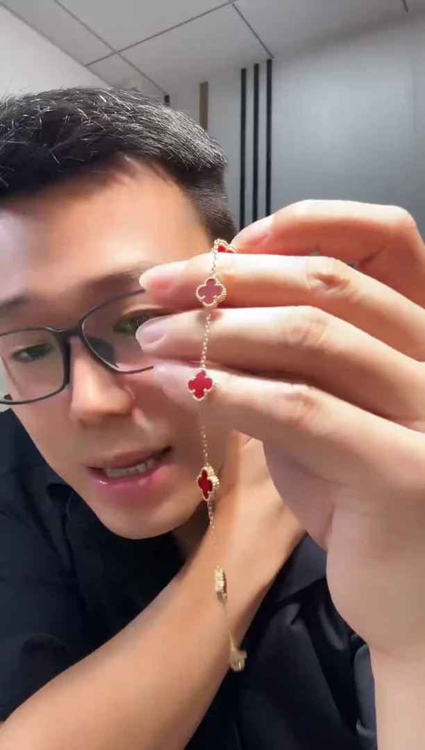 18K金镶嵌手链玛瑙/玉髓红色小五花手链GHJ