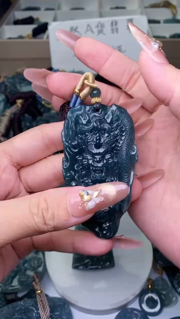 颈饰未镶嵌翡翠2
