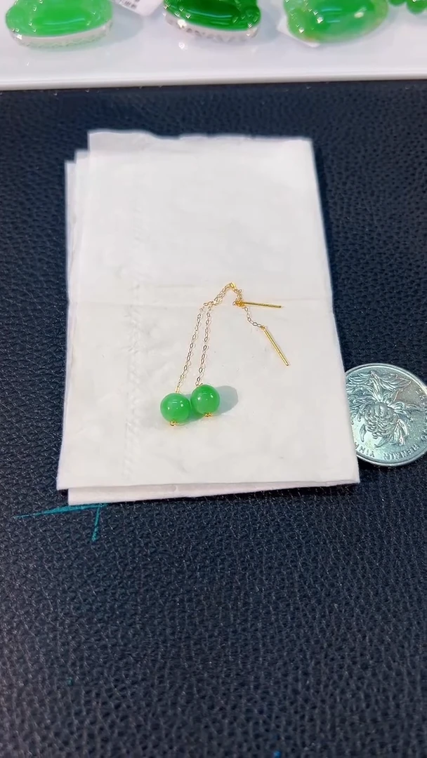 颈饰18K金镶嵌翡翠缅料A货/多样性发货/一件