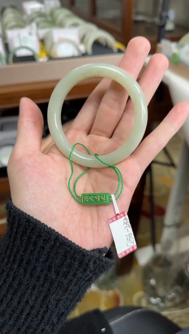 未镶嵌手镯和田玉56