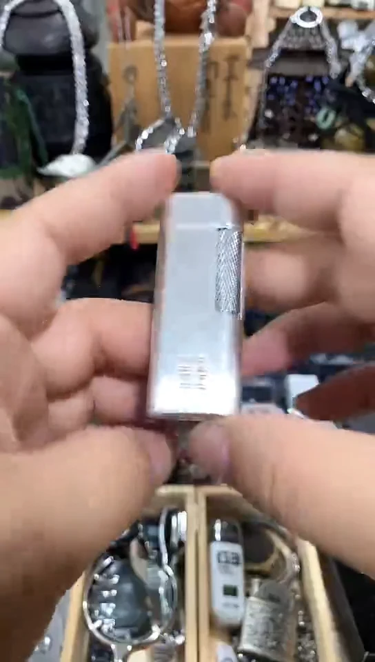 瓷片闪购商品  如图所示