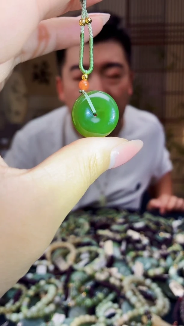 颈饰未镶嵌和田玉多样性发货，拍一发一