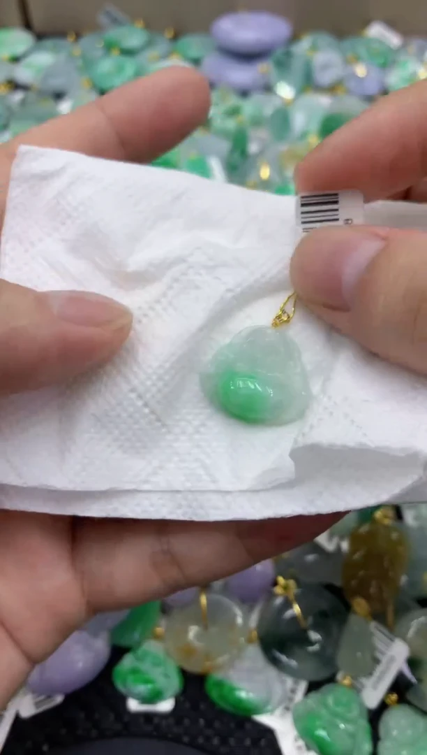 颈饰18K金镶嵌翡翠天然缅甸翡翠A货