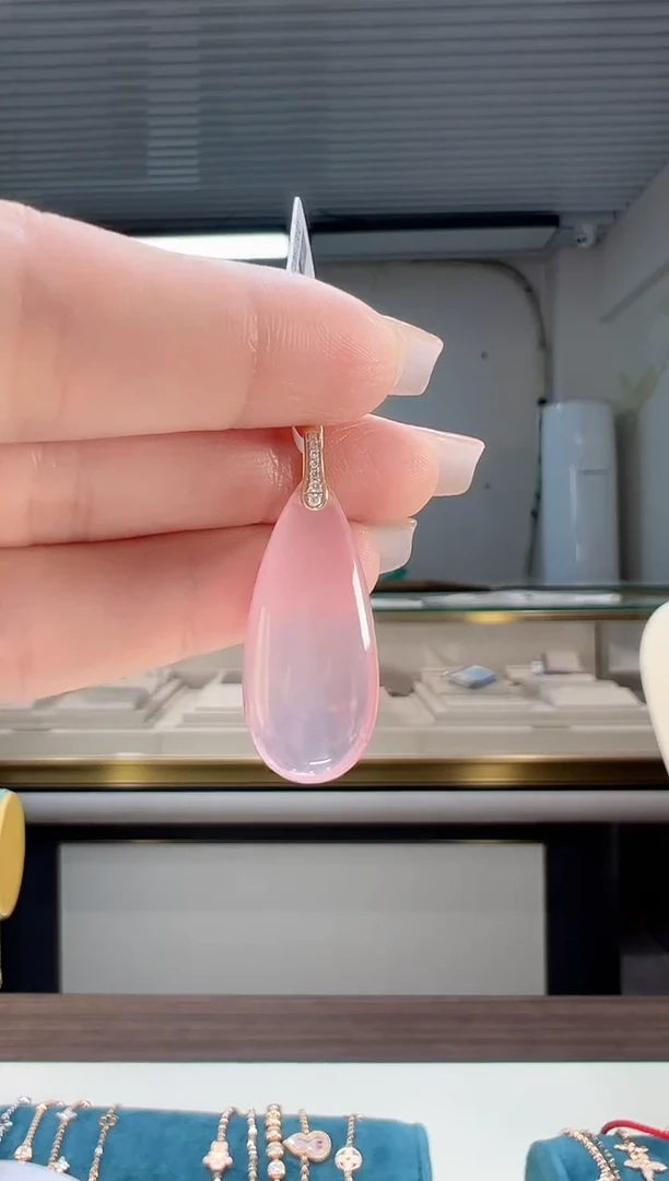 【闪购商品】芙蓉石吊坠(不含链)18K金镶嵌芙蓉石水滴吊坠K红