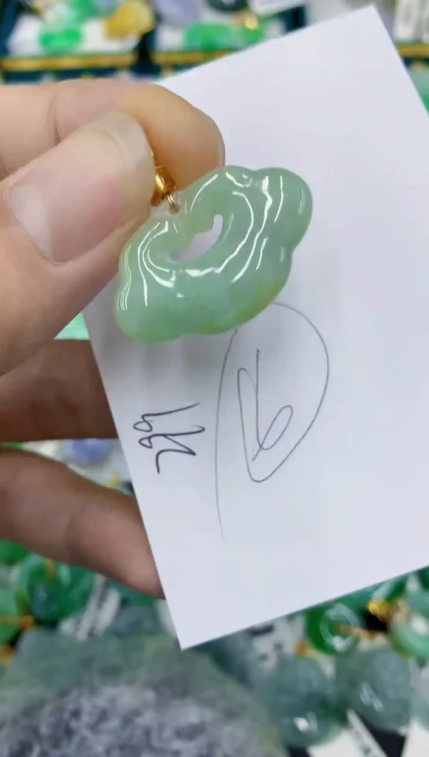 翡翠未镶嵌颈饰1111111111