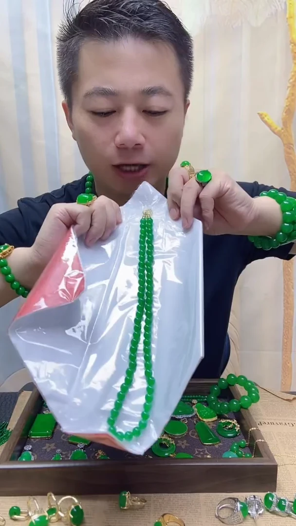 项链14K金镶嵌翡翠翡翠项链