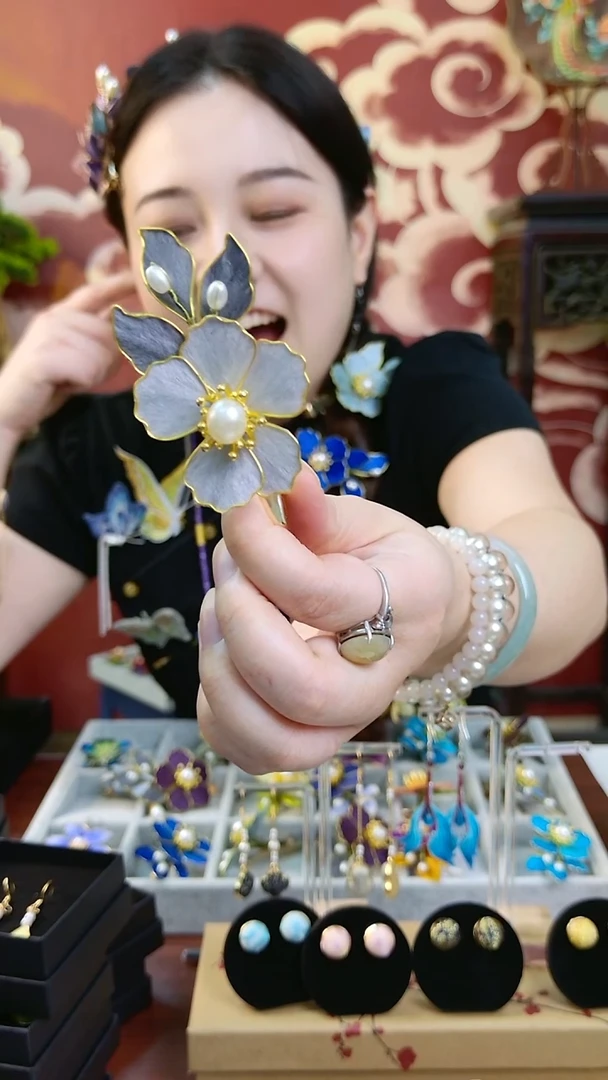 刺绣纯手工非遗绒花耳钩