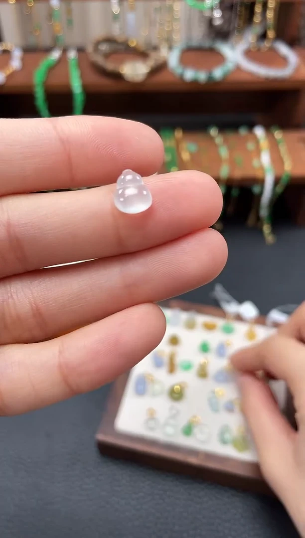 【闪购商品】翡翠吊坠(不含链)18K金镶嵌一个  JK102