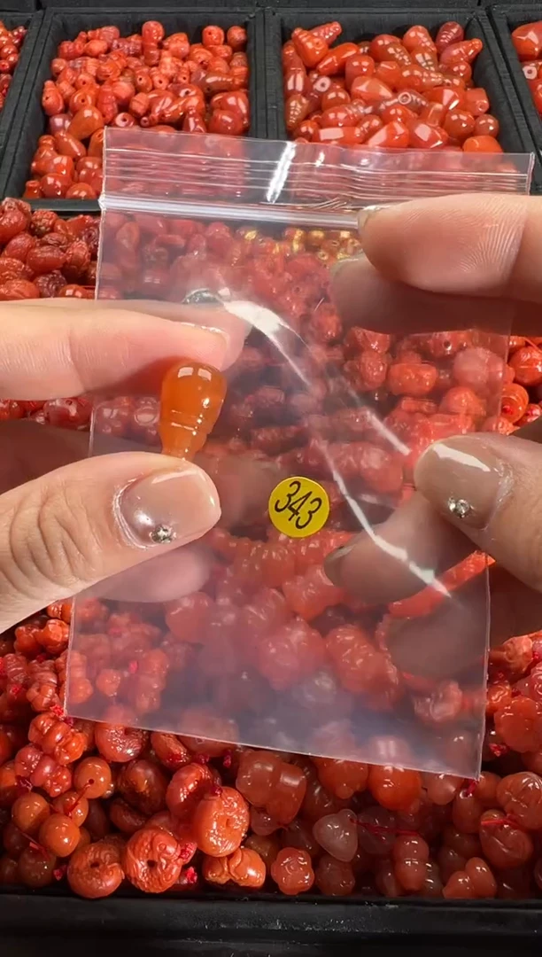 【闪购商品】南红玛瑙颈饰未镶嵌1