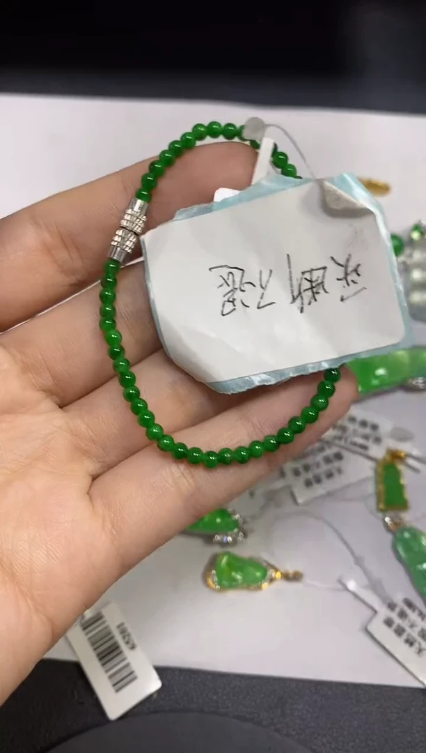 颈饰未镶嵌翡翠彩****猫颈饰 未镶嵌 翡翠